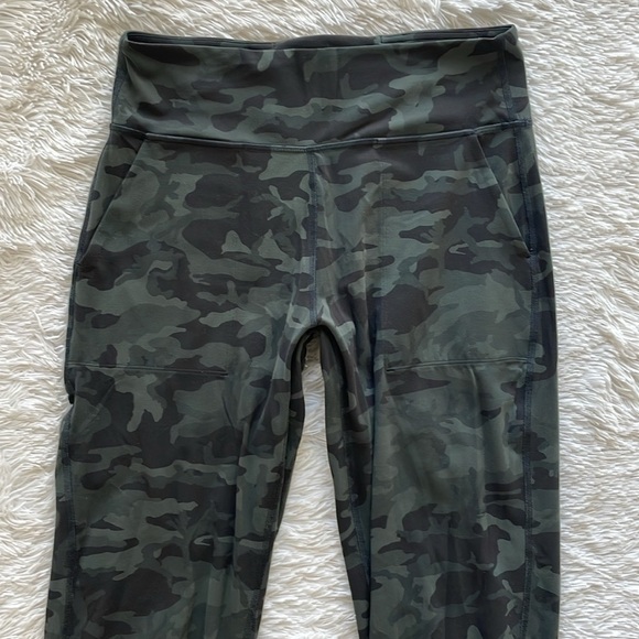 lululemon athletica Camo Leggings - Black and Green - Picture 3 of 9